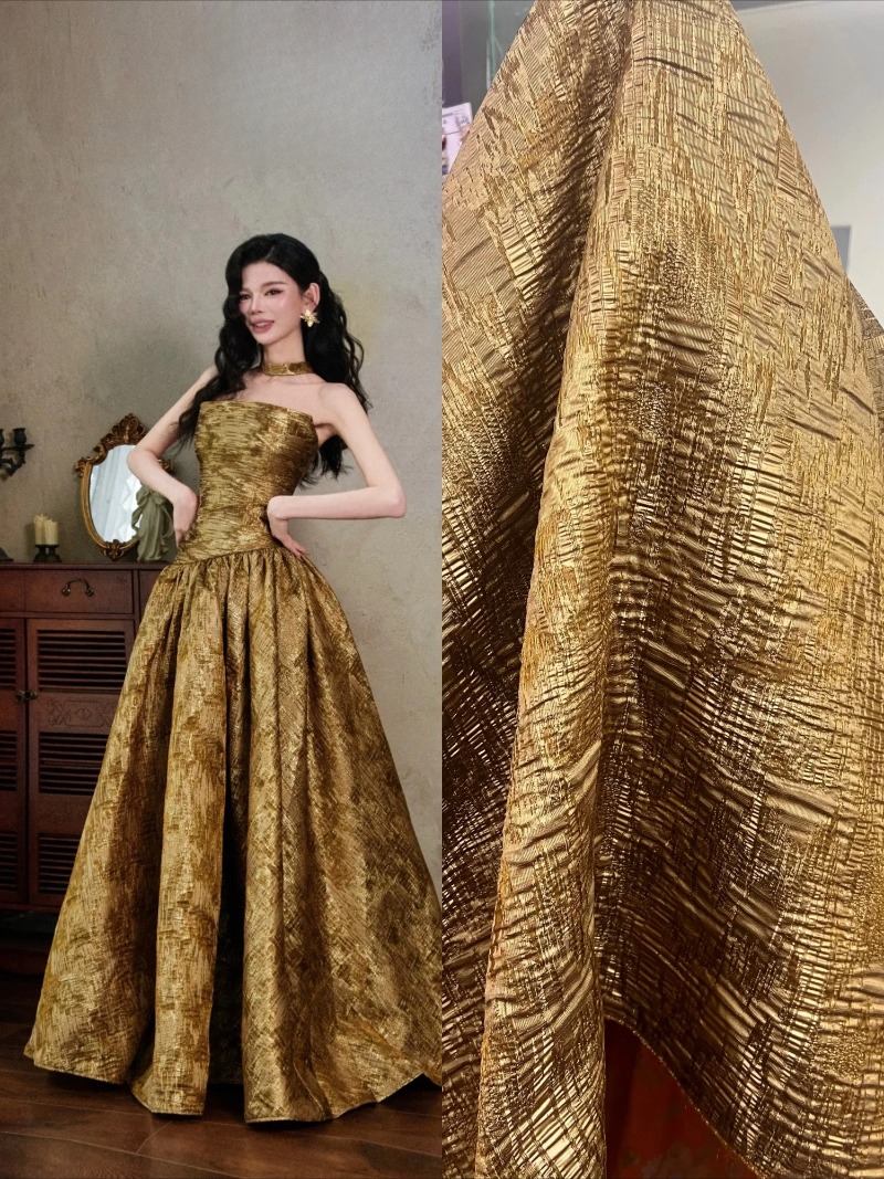 Textile And Sewing Materials - ブロンズブラウンのテクスチャード加工された不規則なジャカード生地、ヴィンテージ織物素材、ベスト、コート、ジャケットの縫製用、ファッションデザイナー向け