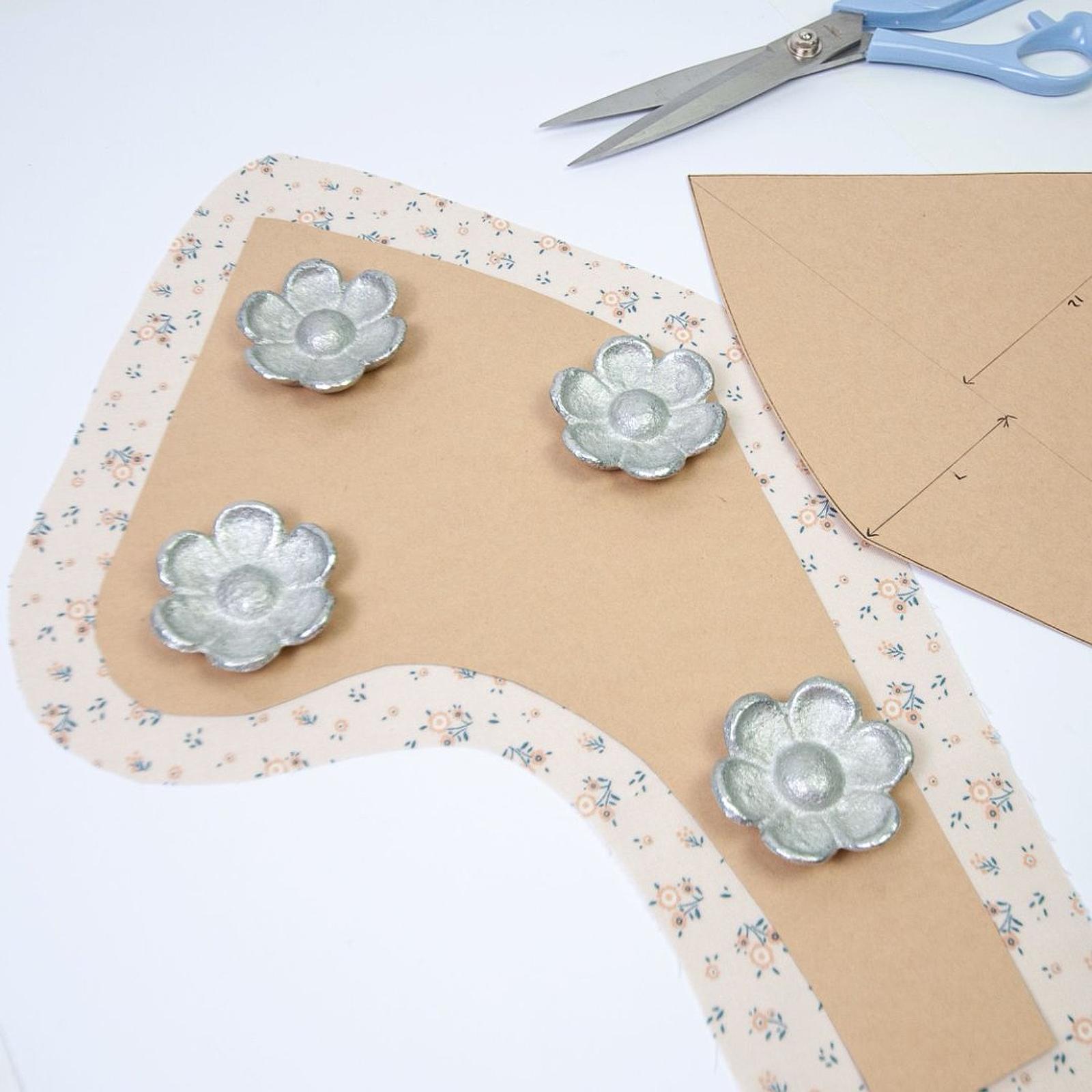 4個入り アイロン模様布切りウェイト 金属製布模様ウェイト  - Fabric Weight Set のレビューと価格